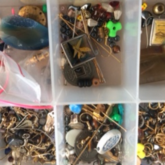 Tons of Fun with Beads and Findings - Picture 3 of 8